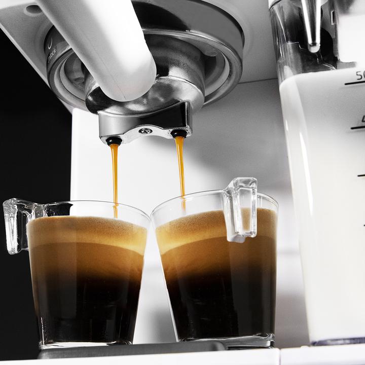 Actual product image Cecotec Power Instant-ccino 20 Touch Series Bianca