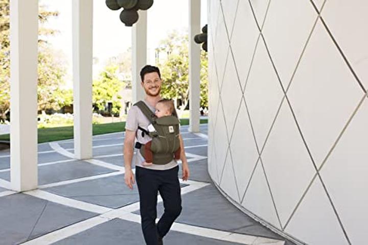 Actual product image Ergobaby Omni Breeze