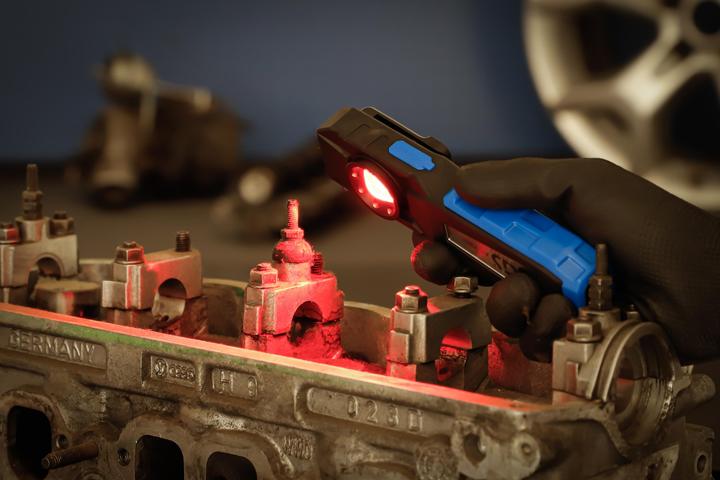 Produktbild BGS COB-LED-Werkstattleuchte mit Magnet und Haken klappbar (500 lm)