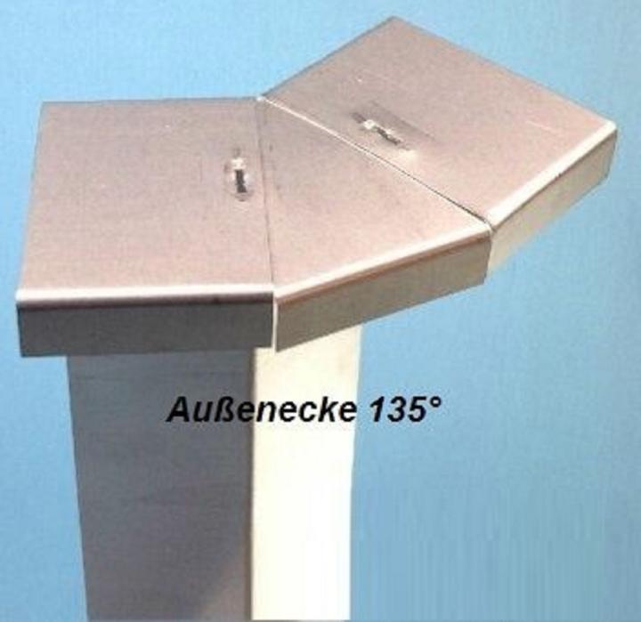 Actual product image Green Split Outside corner for snail fence 135 degrees