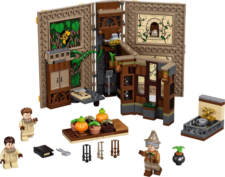 Actual product image LEGO Hogwarts Moment: Herbology Lesson (76384, LEGO Harry Potter)