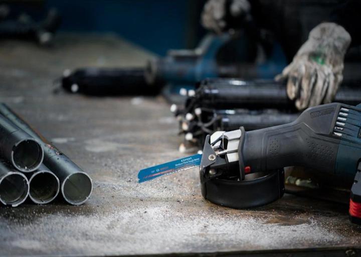 Produktbild Bosch Professional Zubehör EXPERT ‘Medium-Thick Tough Metal’ S 1155 HHM Säbelsägeblatt, 1 Stück