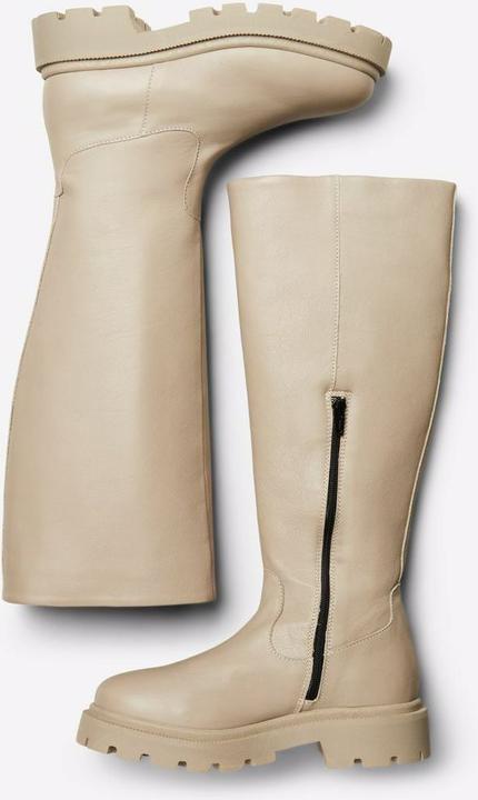 Actual product image Selected High boot (41)