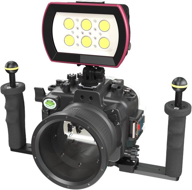 Yongnuo SO-4-1 (Underwater housing, E-M5 Mark III)