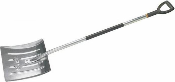 Produktbild Fiskars Schneeräumer