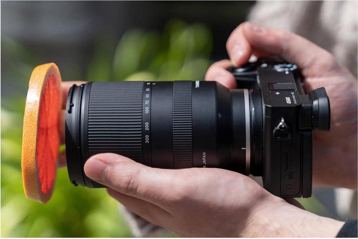 Image du produit Tamron 18-300mm f/3.5-6.3 Di III-A VC VXD, Sony E (EU) (Sony E, APS-C / DX)