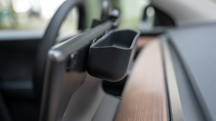 Produktbild Made4EV Handyhalterung und Brillenetui für das Tesla Model 3/Y
