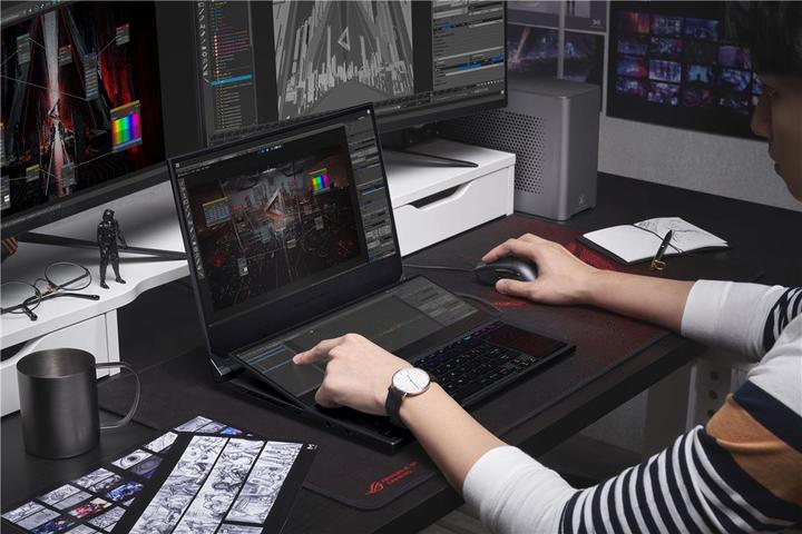 Produktbild ASUS ROG Zephyrus Duo 15 SE (15.60", 2000 GB, 32 GB, CH, AMD Ryzen 9 5980HX)