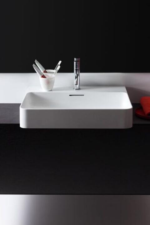 Actual product image Laufen VAL countertop washbasin, 1 tap hole, with overflow, US closed 650x420mm, H816284 (680 mm, 190 mm)