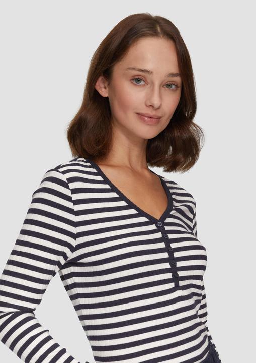 Actual product image S.Oliver T-Shirt Stretchiges Longsleeve mit Henleyausschnitt (36)