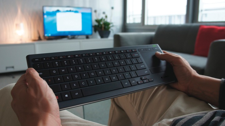 Produktbild Logitech Wireless Illuminated Keyboard K830 (US, Kabellos)