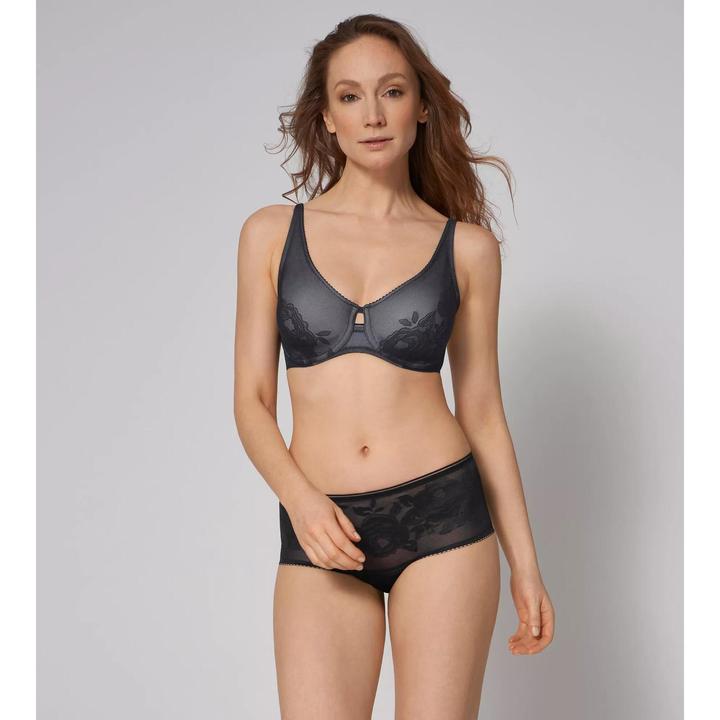 Actual product image Triumph Wild Rose Sensation underwired bra (Single pack, 95 D)