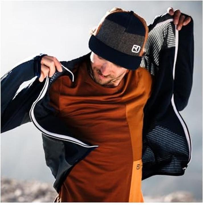 Actual product image Ortovox Fleece Light Grid Hooded Jacket (XL)