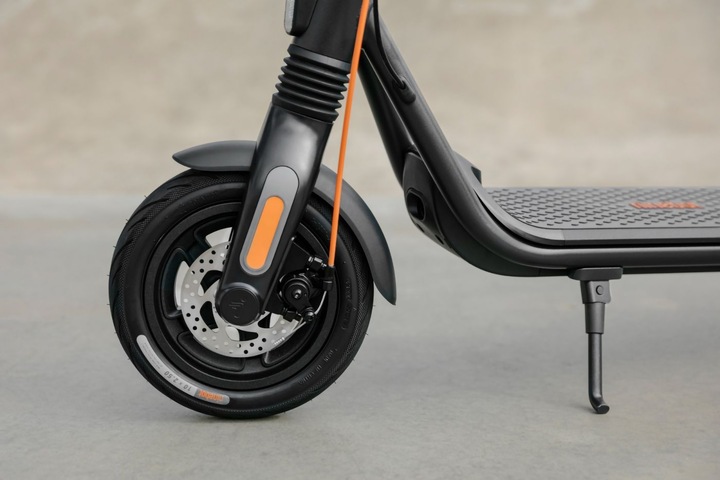 Actual product image Segway-Ninebot F2 Pro D (20 km/h, 55 km, 450 W)