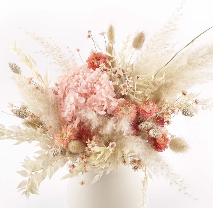 Geschenkkörbe CH Sweet Hortensia (Trockenblumen)