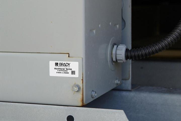 Produktbild Brady B30C-4000-565-SL, metallisierter Polyester, Silber, 101,6mm x 30,48m, permanent, Endlos (117 (10.16 cm)