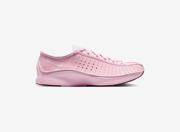 Noir, pink foam