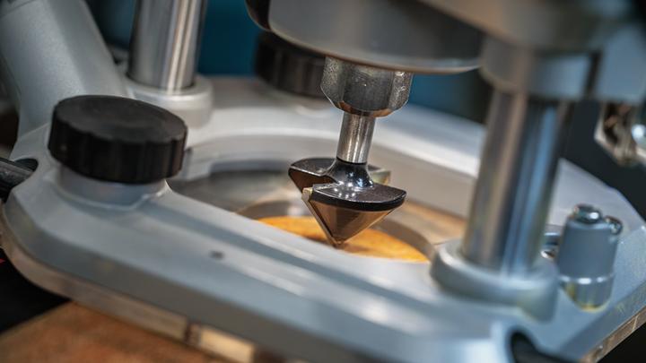 Actual product image Bosch Professional Zubehör V-groove cutter, 8 mm, D1 16 mm, L 16 mm, G 45 mm, 90°