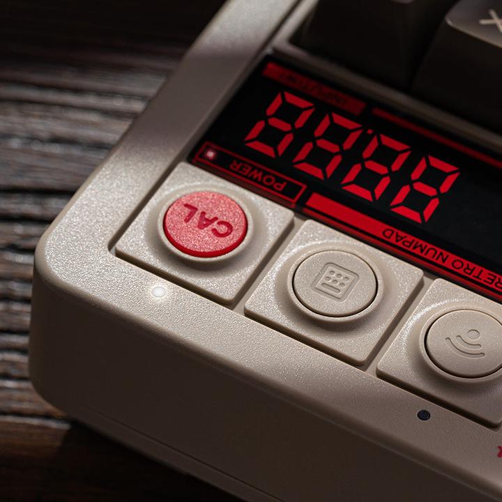 Produktbild 8bitdo Retro 18 Mechanical Numpad (C64 Edition) - Numpad (Nummernblock, Kabelgebunden, Kabellos)