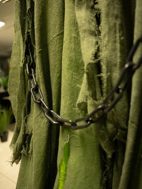 Image du produit Europalms Figurine d'Halloween Squelette avec cape verte, animée, 170cm