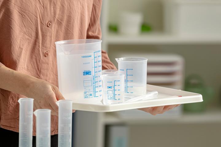 Actual product image Betzold Measuring cup with ml scale (1000 ml)