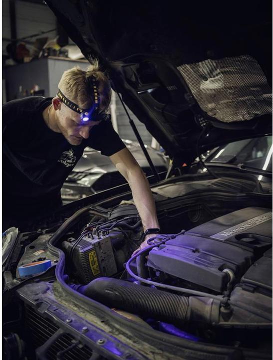 Produktbild ArmyTek Wizard C2 WUV Multifunktionslampe white & ultraviolet (11.20 cm, 1100 lm)