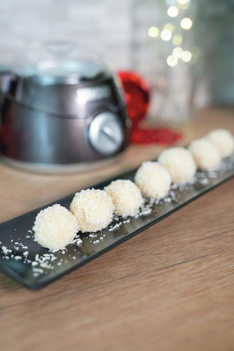 Produktbild Unold Chocolatier Weihnachtsedition 48967 (braun/silber, 25 Watt, 12 weihnachtliche Förmchen) (Schokoladenfondue)