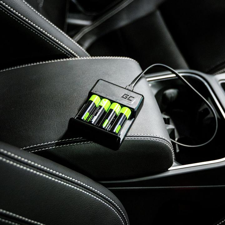 Productafbeelding GreenCell VitalCharger Set met 2x AA 2000mAh & 2x AAA 800mAh Batterijen (4 Pcs., AAA, AA, 2000 mAh, Batterij)