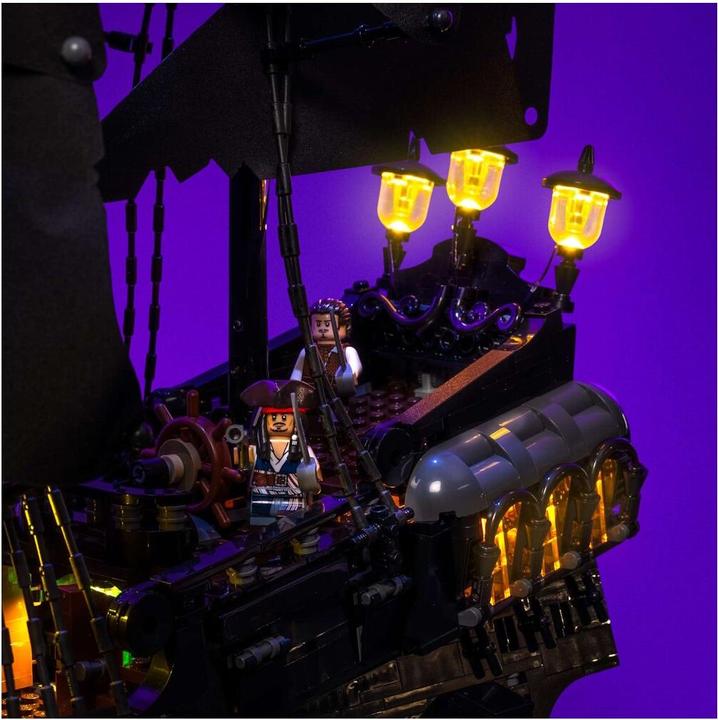 Immagine prodotto Light my bricks LMB 2.0 Kit di illuminazione a LED per LEGO® 10365 Nave pirata del Capitano Jack Sparrow