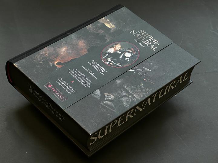 Image du produit Supernatural (Anglais, Alix Paré, Anne Chassagnol, Catherine Schneider, Céline du Chéné, David Hamidovic, Emmanuel Kreis Guignard, Laurence Guignard, Nicole Edelman, Philippe Baudouin, 2025)