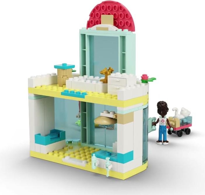 Actual product image LEGO Veterinary clinic (41695, LEGO Friends)