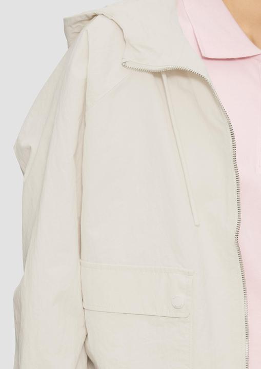 Actual product image S.Oliver Outdoor-Jacke Leichte Outdoor-Jacke im Relaxed Fit mit Fledermausärmeln und Kapuze (XL)