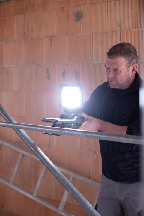 Produktbild Brennenstuhl LED-Flutlichtstrahler - mit Akku Li-Ion (3800 lm)