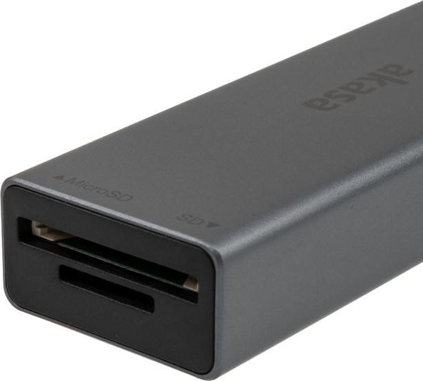 Actual product image Akasa USB 3.2 Gen1 Type-C 3-in-1 Card Reader