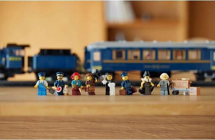 Actual product image LEGO 21344 The Orient Express (21344, LEGO Ideas, LEGO Rare Sets)