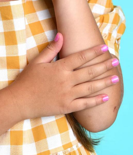 Immagine prodotto Miss Nella Smalto profumato Mrs Nella per bambini PEEL Offin kiss the Frog (Smalto)