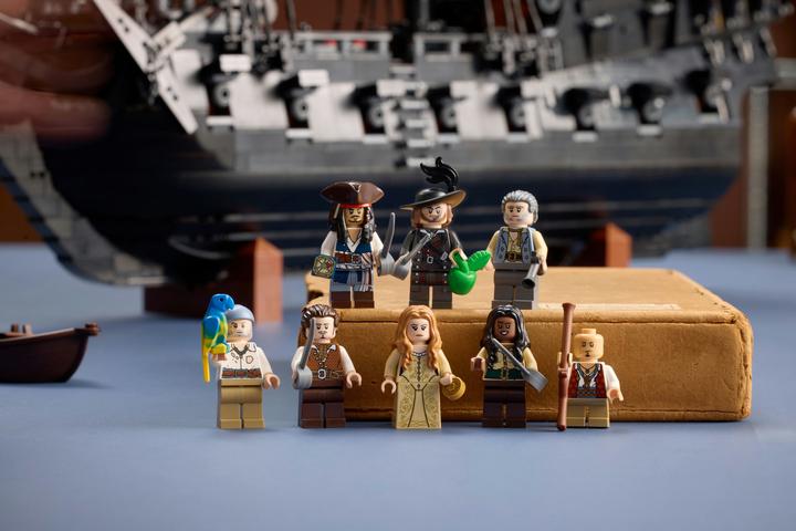 Image du produit LEGO Le bateau pirate du capitaine Jack Sparrow (10365, LEGO Icons)
