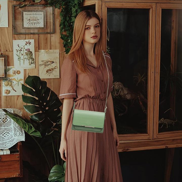 Produktbild Only-Bags.Store PU Leder Crossbody Umhängetasche Passport Handytasche mit Kartenschlitz Verstellbarer abnehmbarer