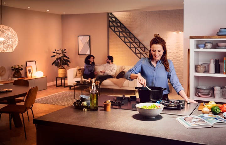 Produktbild Philips Hue White BT Starterset (E27, 9.50 W, 806 lm, 3 x, F)