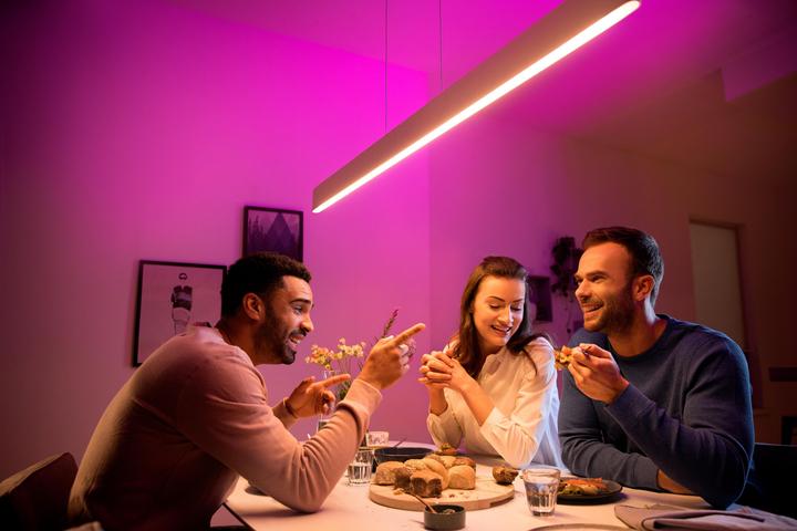 Produktbild Philips Hue Ensis (4750 lm)