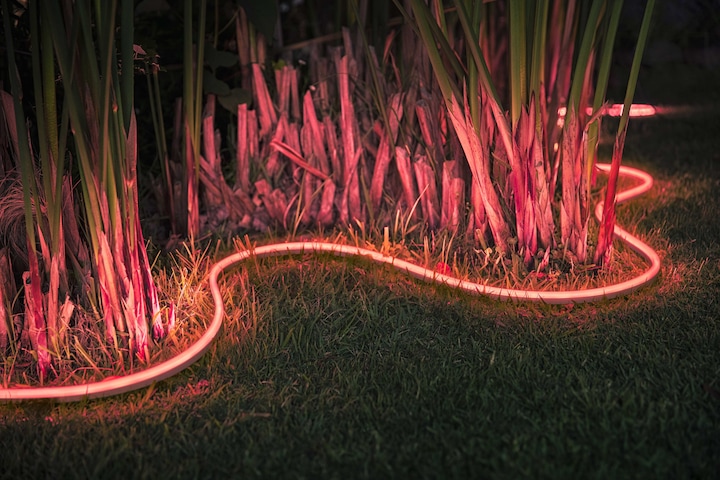 Immagine prodotto Philips Hue Outdoor Lightstrip (RGBW, 500 cm, Esterno)