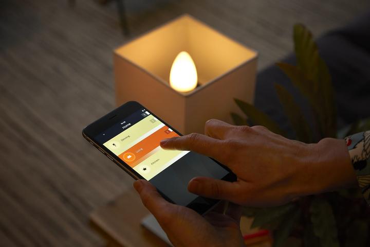 Actual product image Philips Hue White & Color BT (E14, 5.30 W, 470 lm, 2 x, G)