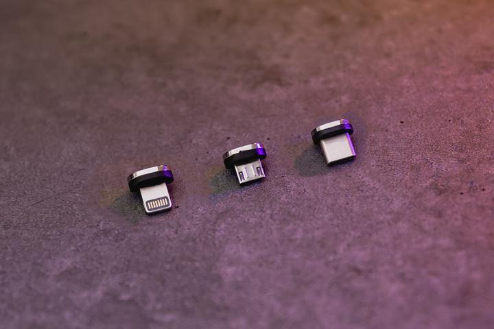 Image du produit Statik Mag.Tip for Mag.Chargecables PUP-0135 1xLightn.1xUSB-C,1xMicro-USB (10 W)