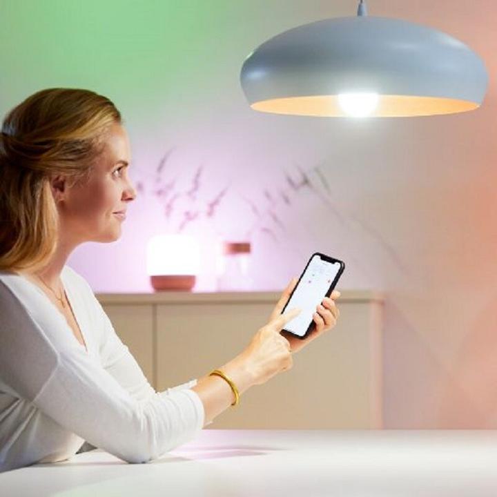 Produktbild WiZ Lampe 40W E14 Kerzenform (E14, 4.80 W, 470 lm, 1 x, F)