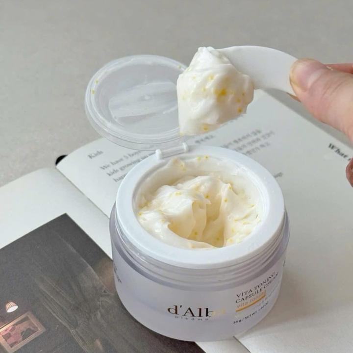 Actual product image d'Alba Toning Capsule Cream