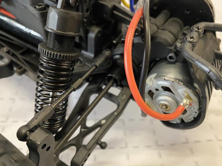 Actual product image DF-Models CRUSHER Short Course 2WD - RTR (RTR Ready-to-Run)