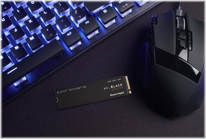Actual product image WD Black SN770 (2000 GB, M.2 2280)