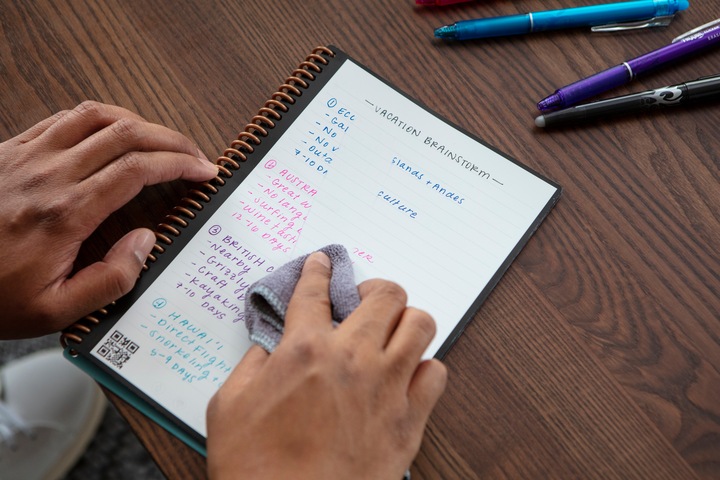 Image du produit Rocketbook Core (A4, Pointillés, Couverture rigide)