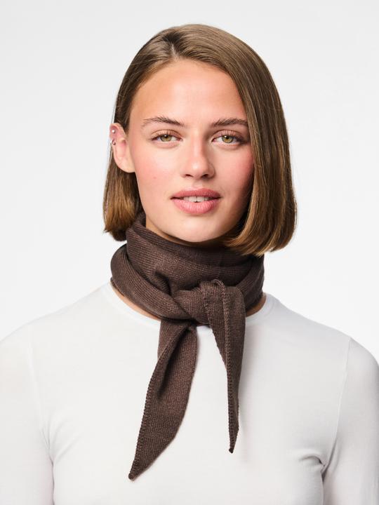 Actual product image Pieces Pckomma Triangle Scarf Noos Bc