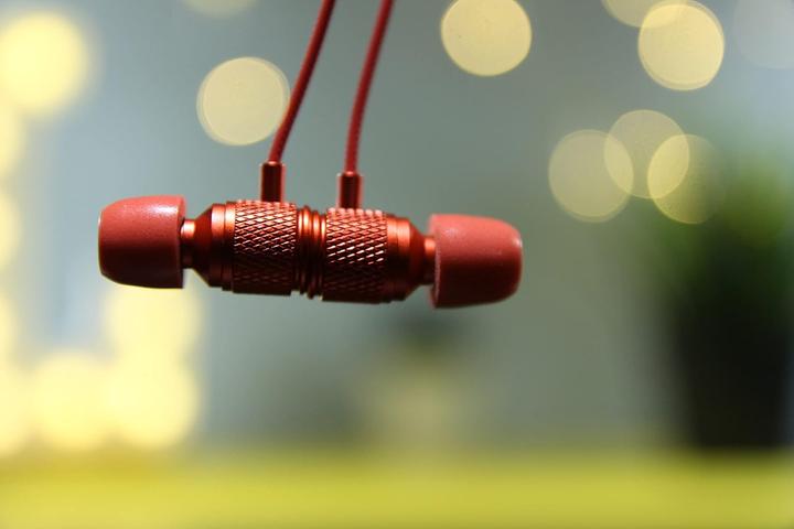 Produktbild Ludos In-Ear Kopfhörer mit Kabel und Mikrofon (Kabelgebunden)
